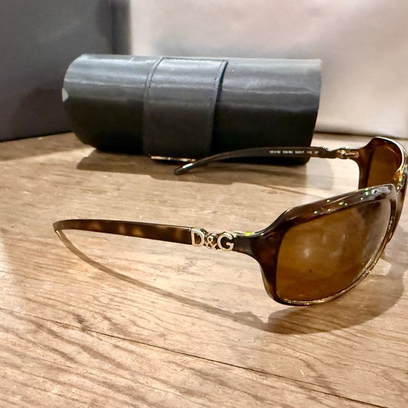 DOLCE & GABBANA Tortoise Frame Sunglasses, Case Included main image 7